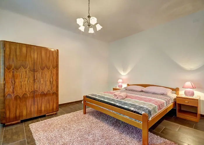 Angelina Villa Pican