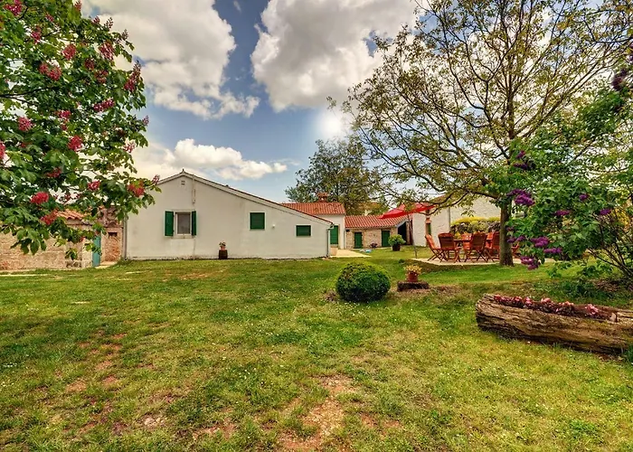 Angelina Villa Pican