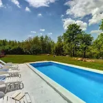 Angelina Villa