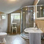 Angelina Villa *